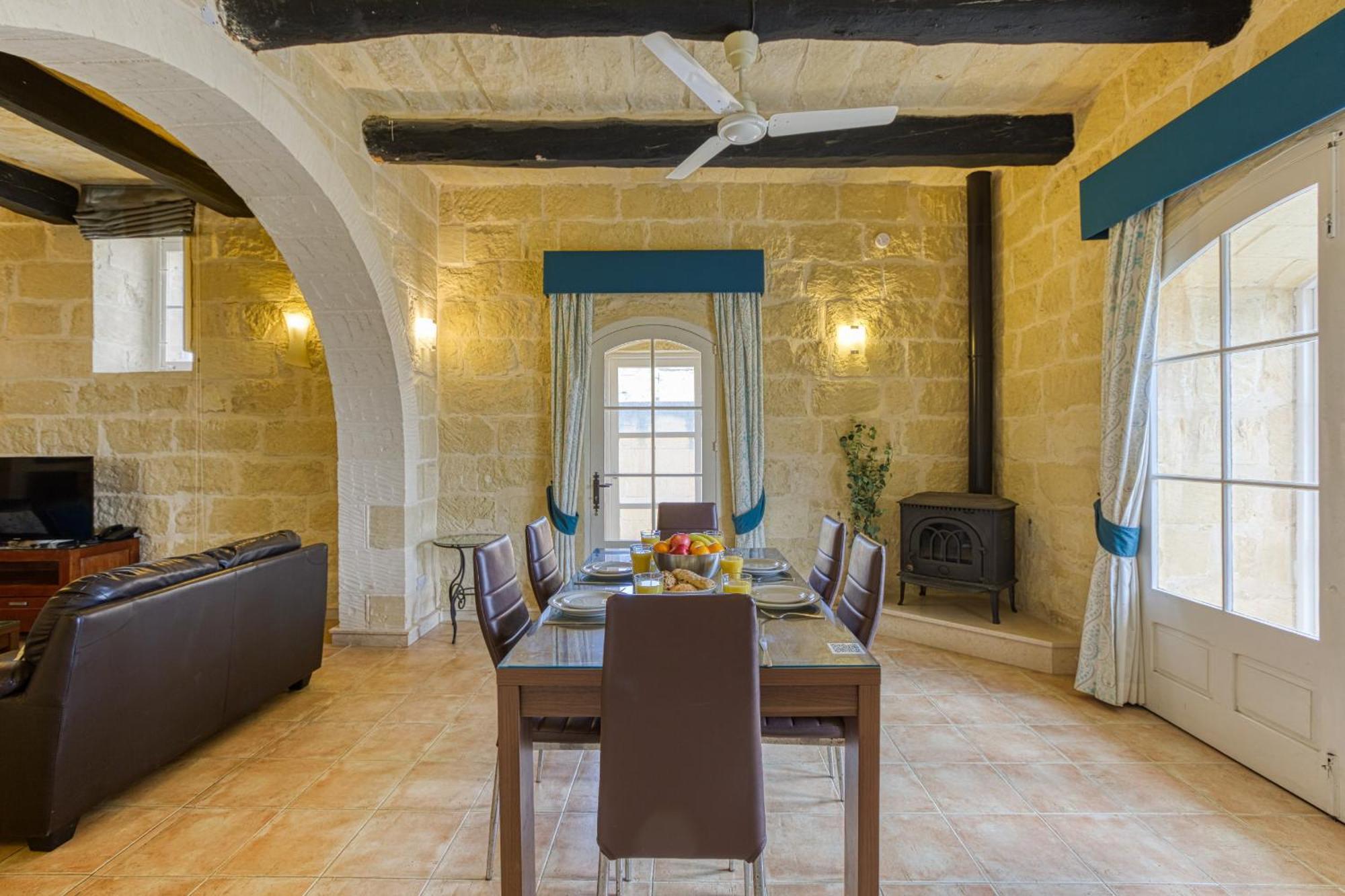 Girardu Holiday Home วิกตอเรีย ภายนอก รูปภาพ